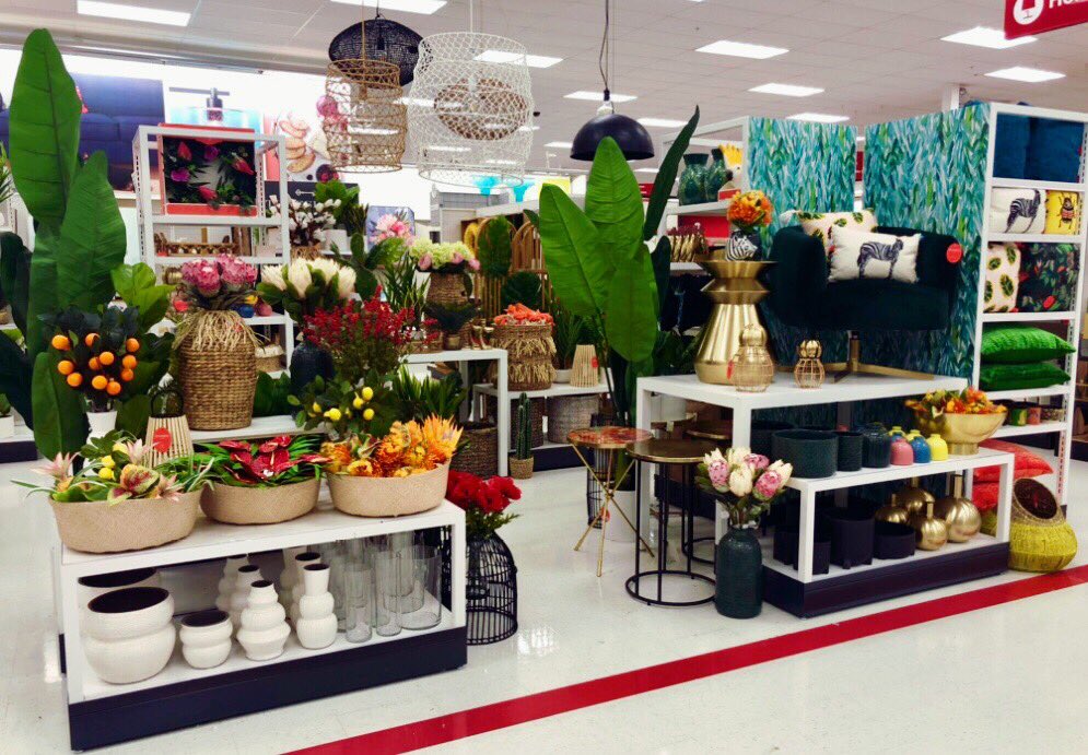 jayfahh's tweet photo. Welcome to the jungle here @ #T2847! New vibrant colors to give our guests some #TropicalVibes and welcome the warmer weather🌿🦓🦜🌺 #OpalHouse #TargetStyle #HomeDecor https://t.co/foXwHCIiCo