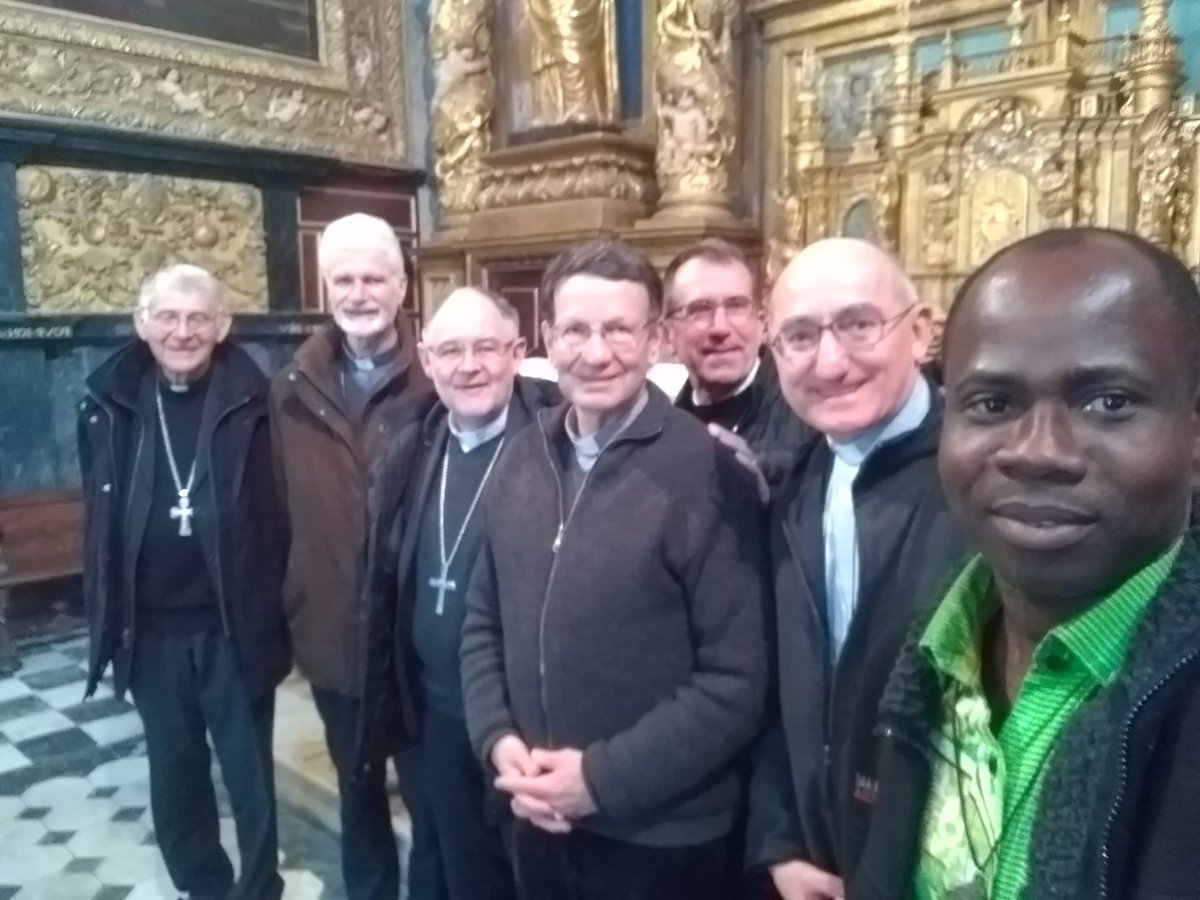 SBetharram's tweet photo. Le sanctuaire Notre-Dame de Betharram a eu la visite de nos Pères Évêques des Diocèses : d'Autun, d'Orléans, Sens et Auxerre, Évry de Corbeil-Essonnes, Besançon, Belley Ars. De visite à Lourdes ils sont venus visités le sanctuaire avec son calvaire en restauration. https://t.co/LBTLNYp4k1