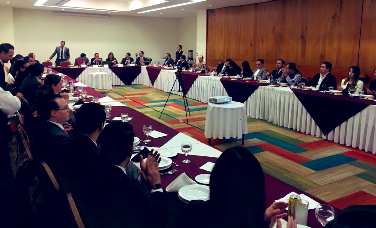 BMA_Abogados's tweet photo. NUEVA POLÍTICA MIGRATORIA. El Mtro. Luis Alberto Cortés, Director General Jurídico de Derechos Humanos y Transparencia del INM, y el Lic. Gustavo Javier Olvera, Titular de la Oficina de Representación de INM-CDMX, expusieron en la Comisión de Derecho Migratorio de #BMAAbogados. https://t.co/QhRyMFrqps