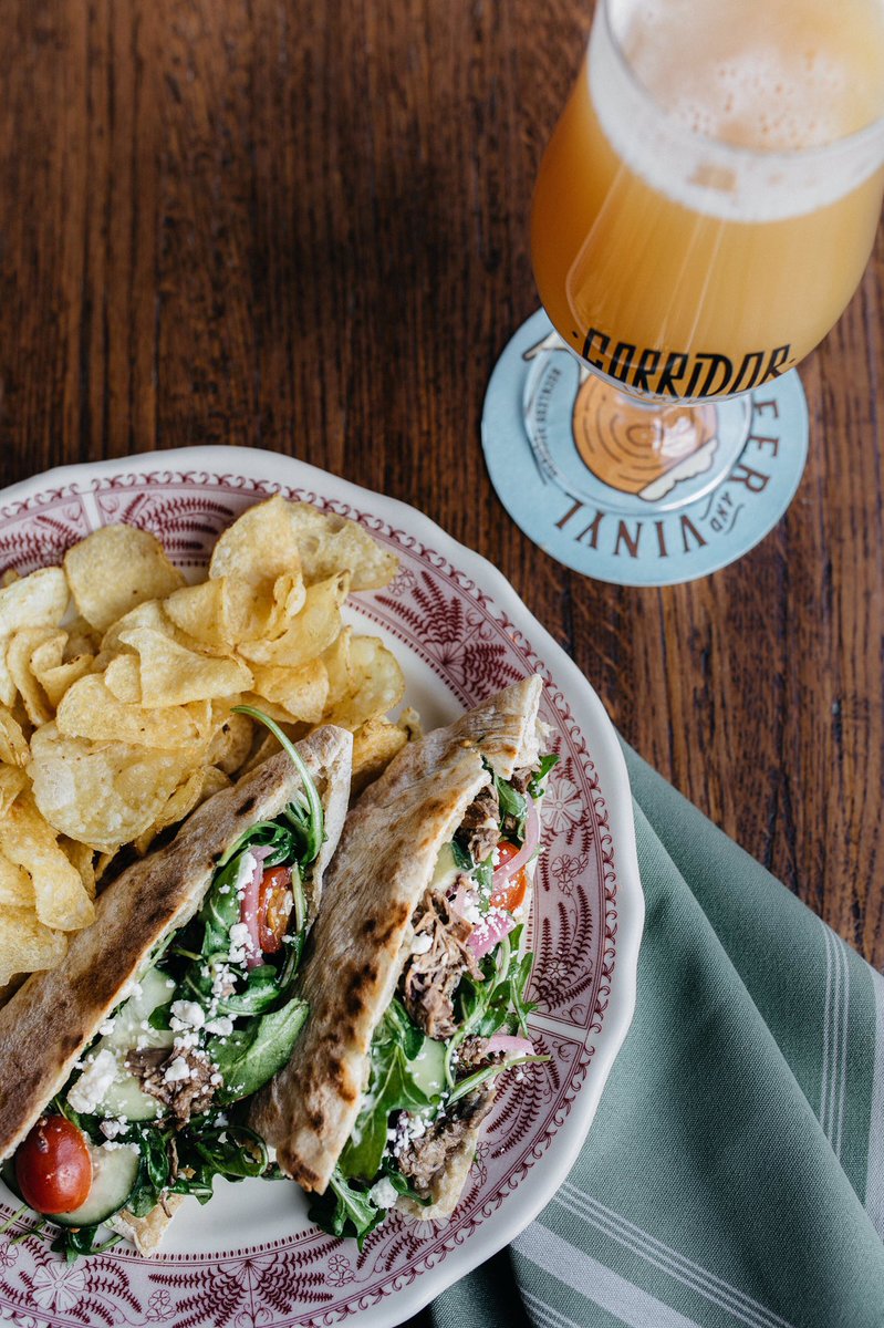 Have you guys tried our Braised Lamb Pita yet? 

It has all the things on it - Slagel Lamb, Arugula, Tomatoes, Feta, Olives, Pickled Red Onions, &amp; Basil Aioli. Yum.

Thx to Margaret Rajic for the beautiful shot! 🙏🏼

#corridorbrewery #chicagobeer #chicagofoodie #southportcorridor