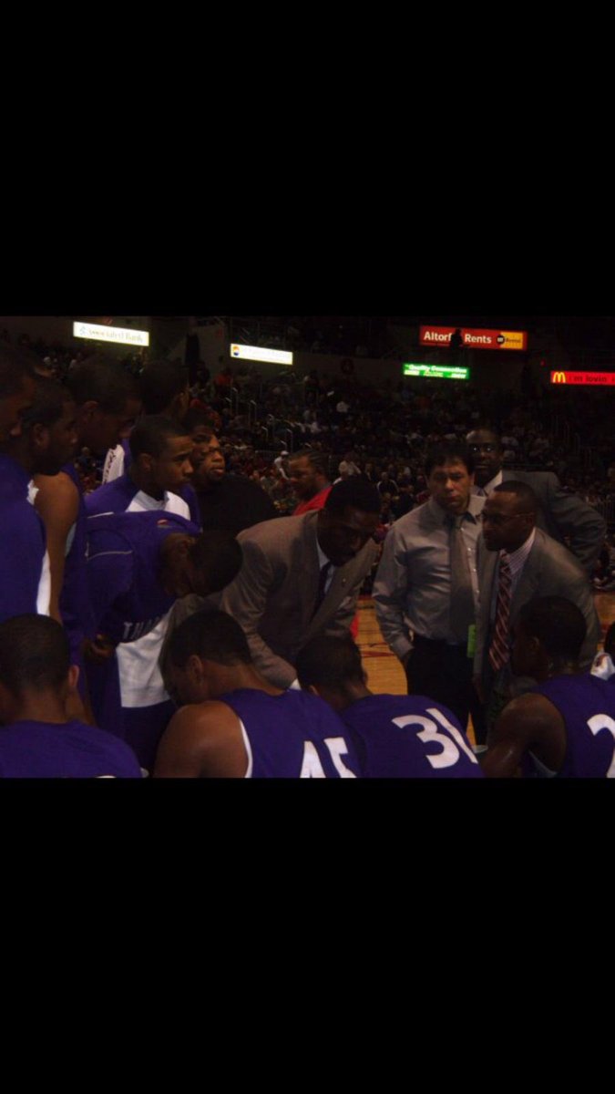 KingRichie13's tweet photo. Damn man R.I.P. to Coach Tarala man 🙏🏽🙏🏽 Didn’t miss a day...no days off man there for every game and event. #Thornton 🏀 legend. Sidelines won’t be the same, bus rides and basketball stories won’t either. Also the saying everytime I walk in the gym what you called me.
#TTHS 🏀 https://t.co/P1vwUfkJ58