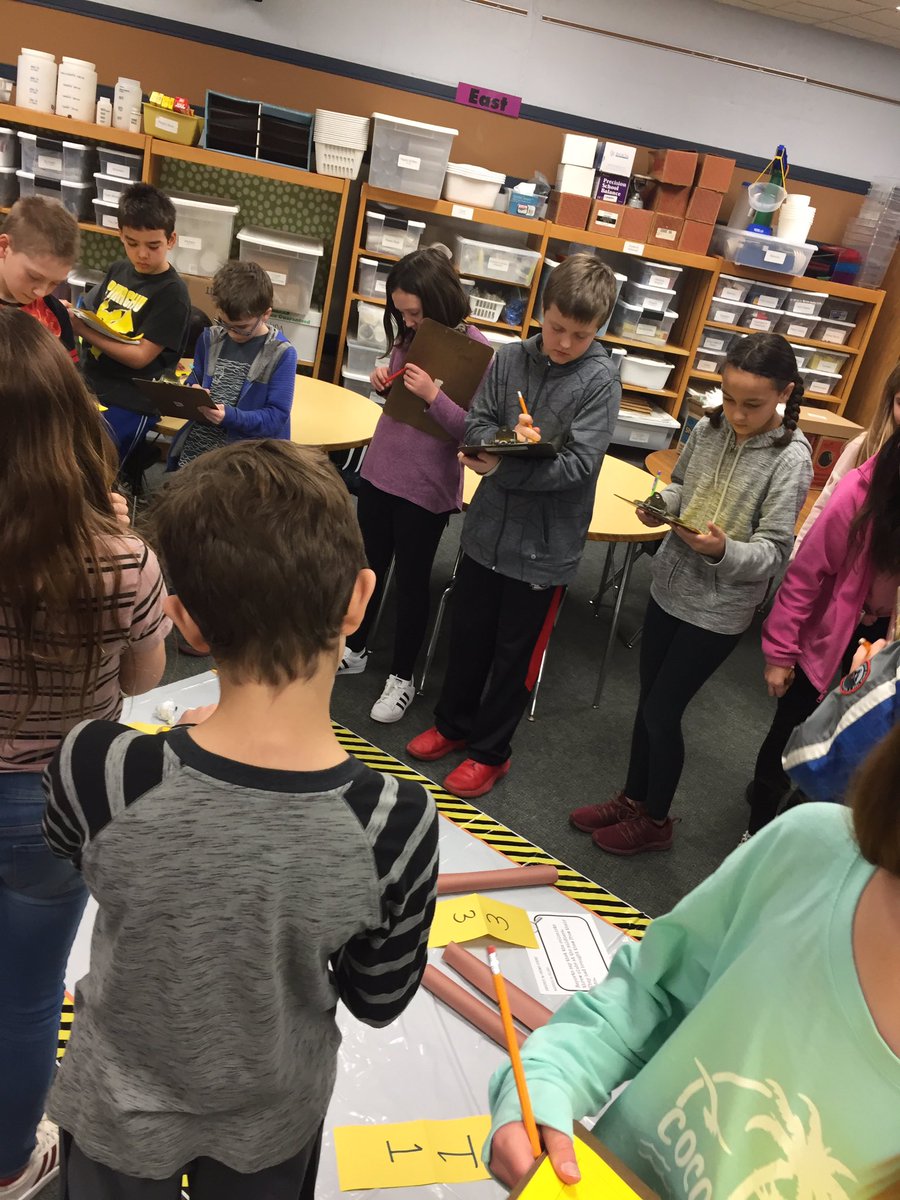 TeamNolan3's tweet photo. CSI BOSTON underway for these history detectives to learn all about the Boston Massacre #americanrevolution https://t.co/YhFnOQSVSV