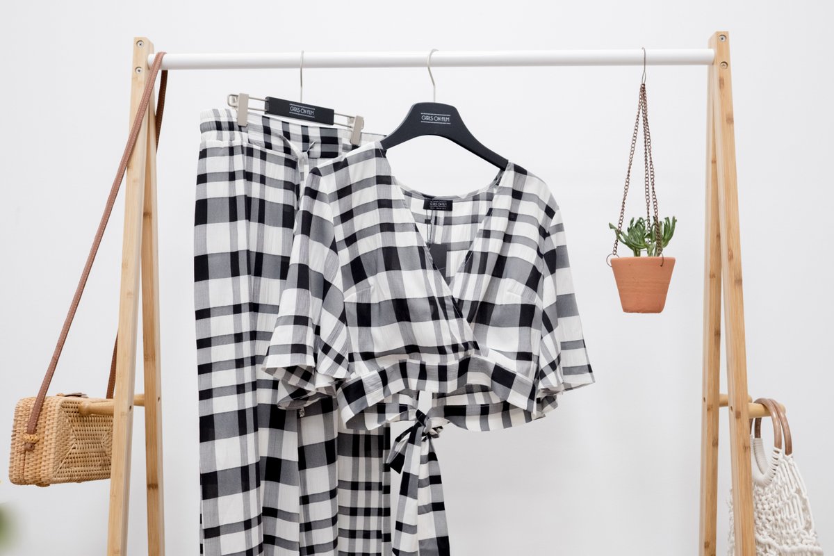 Check mate ✔️✔️✔️ Nothing says sunshine season like a little gingham and this super-girly co-ord will see you through in style, perfect for relaxed, laid-back styling with a fashion-forward twist! 🖤🖤🖤 Shop the Heath co-ord > bit.ly/2VbD1TY