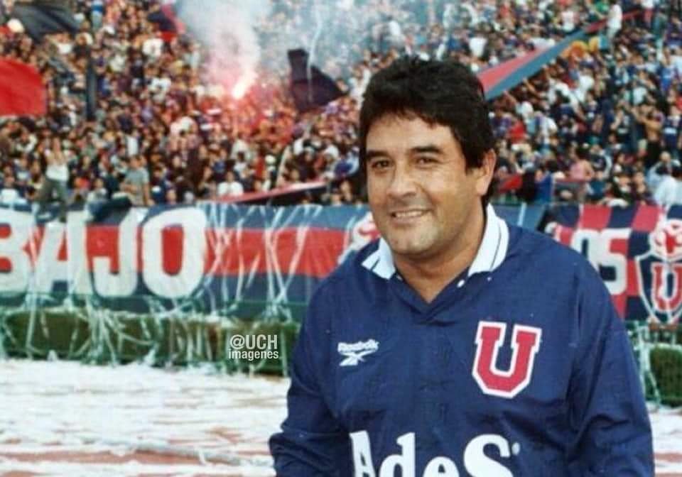 uch_imagenes's tweet photo. El ex delantero azul, don Héctor 'Chico' Hoffens. 👏🏼🔵🔴
#udechile #uchimagenes #universidaddechile #hectorhoffens #chicohoffens #futbol #futbolsudamericano #futbolchileno #vamosLaU https://t.co/pGA6VTue9K