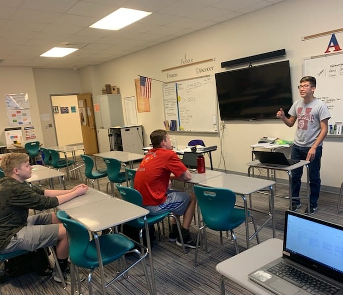 debate_afhs's tweet image. Great Congress Debate practice today after school! We are excited to have 3 new novice debaters attending states.