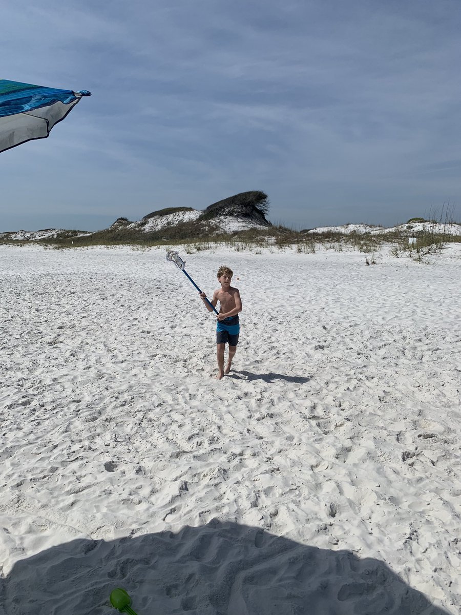 JeffToeppner's tweet image. #springbreakchallenge @cambridgeglax @CambridgeYL @Cambridge_Lax lax practice on the beach with @haileyymarrieee Jack, Drew and Coach Z @DZobkiw