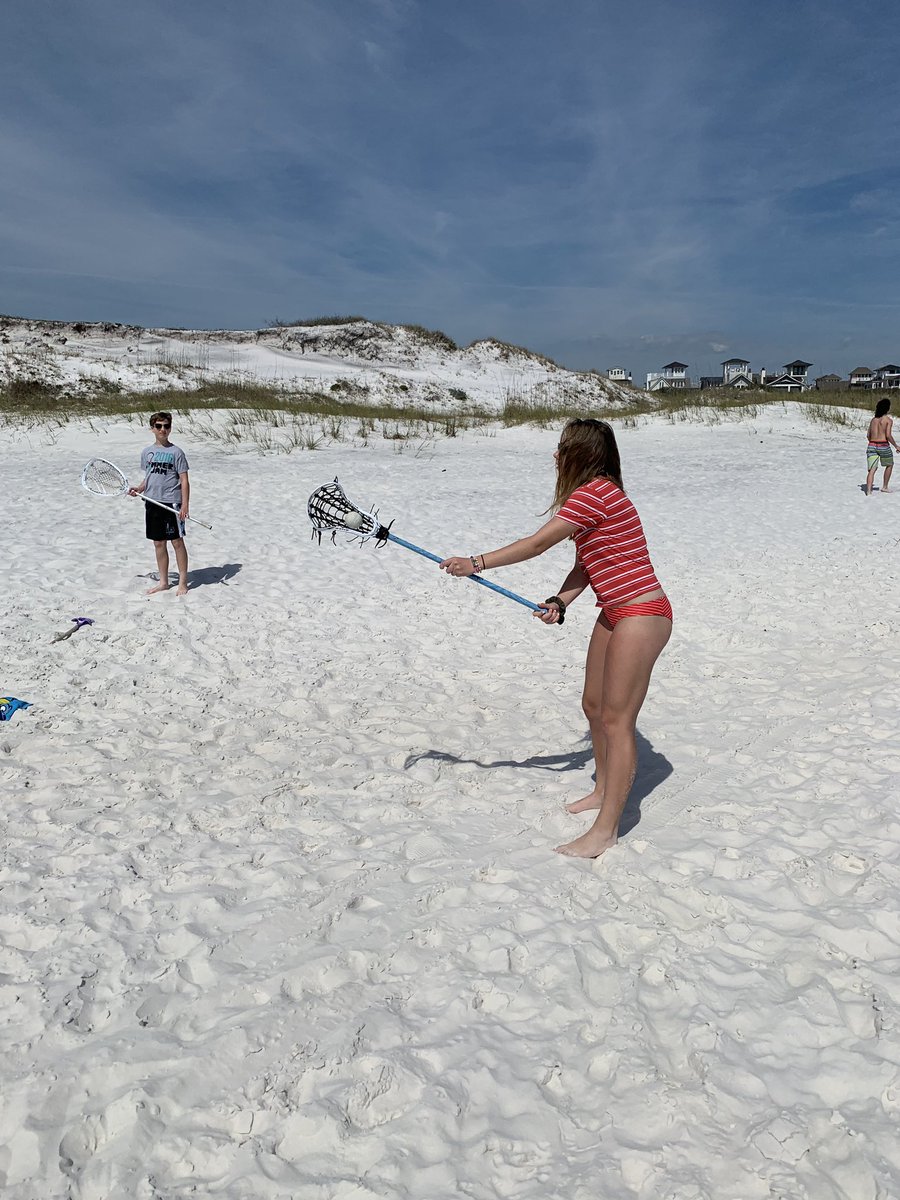 JeffToeppner's tweet image. #springbreakchallenge @cambridgeglax @CambridgeYL @Cambridge_Lax lax practice on the beach with @haileyymarrieee Jack, Drew and Coach Z @DZobkiw