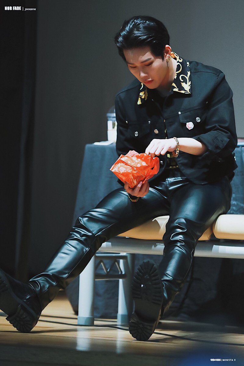 190309🖤

#몬스타엑스 #MONSTA_X #주헌 #JOOHEON
<a href="/OfficialMonstaX/">몬스타엑스_MONSTA X</a>