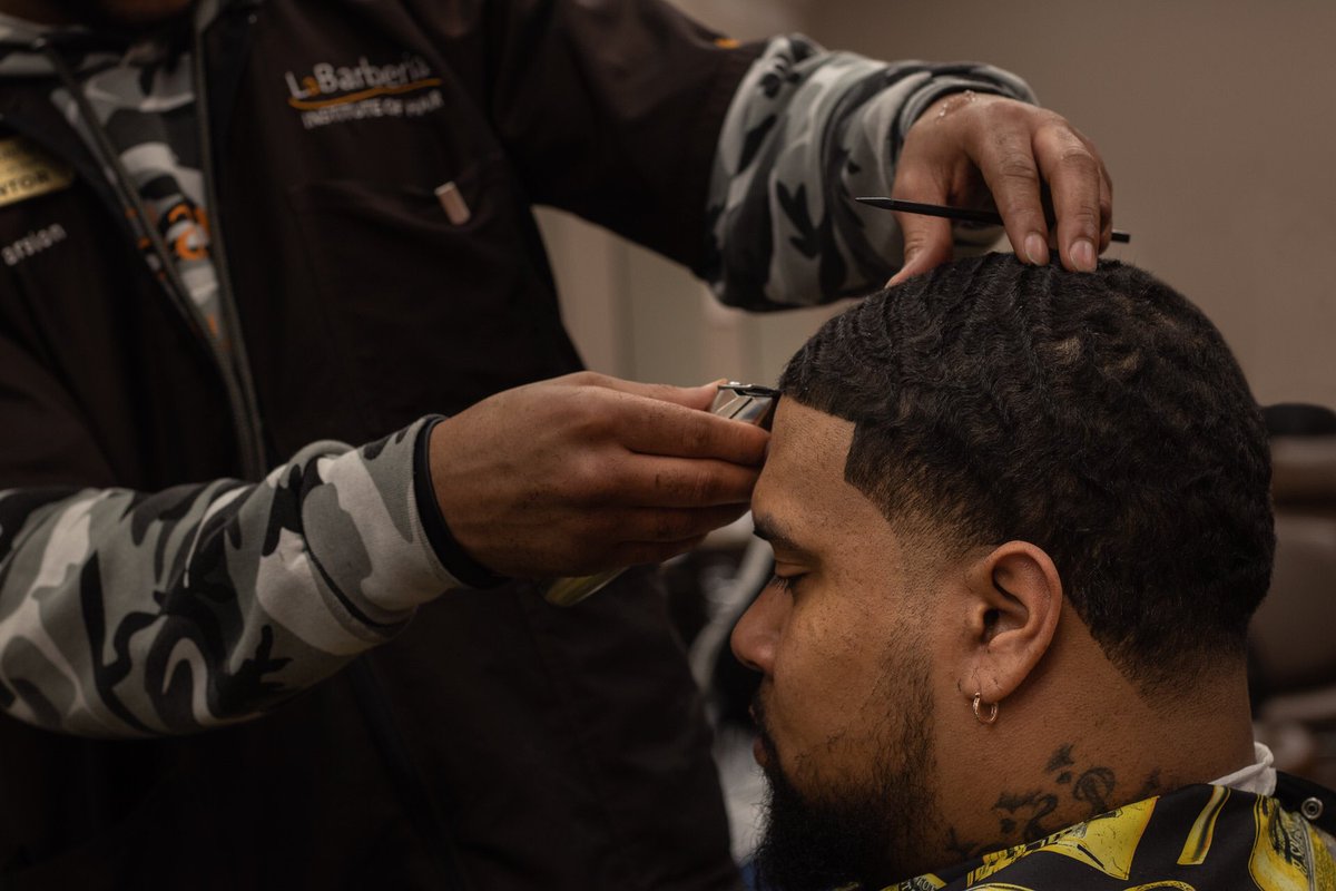 ❤️ Like for a free shave!
🔁 RT for a free haircut!