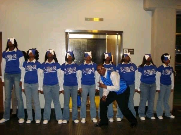 HoneZtyEyeZ's tweet image. It's my Zetaversary! 12 years in these here skreets! #etathetamade #vcu #spring07