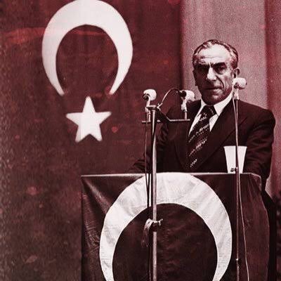 Mevzu vatansa hepimiz ölelim,
Mevzu makamsa hepiniz ölün! 

Bedenler fani, fikirler ebedidir. 
Ruhun şad, mekanın cennet olsun.
#AlparslanTürkeş