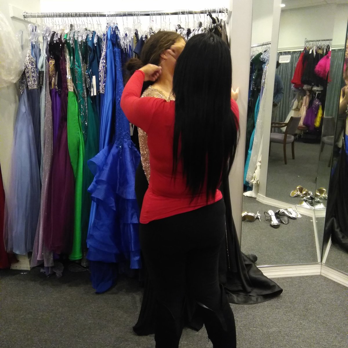 CumiHaven's tweet image. I am so excited!!!! Getting our Princesses ready for prom...decesions, decesions, decesions.🤔👑💎💃💅🤳👗👝👓👠💄
If you would like to make a donation, you may do so at $TCH541
#nonprofit 
#Princessforanight
#2019princessforanight
#beautiful
#transformation
#prom
#promgirl