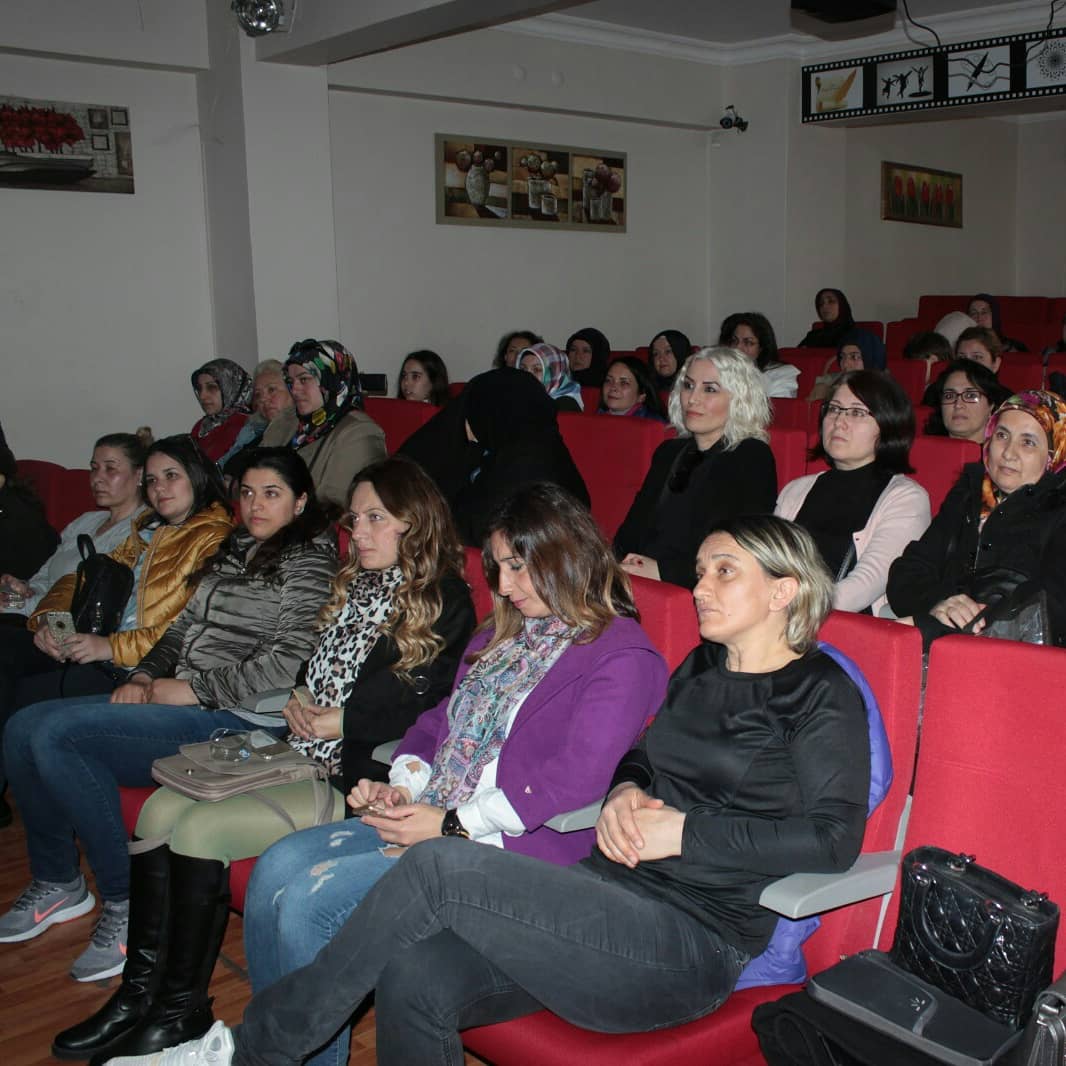 sercyld's tweet photo. Veli Akademileri projesi kapsamında okulumuzda Uzm.Uzm.Klinik Psikolog Melda YAKUPOĞLU ile çok faydalı bir seminer düzenledik..Katilan hocamiz ve  Velilerimize çok teşekkür ederiz.. https://t.co/0ioCInkSal