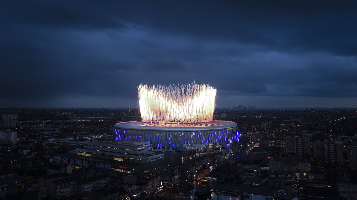 SpursOfficial's tweet image. 🎆

#SpursAreHome ⚪️ #COYS