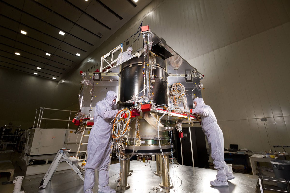 CassiniSaturn's tweet photo. We hope to find organic molecules on Bennu, so our engineers had to keep the spacecraft incredibly clean on Earth. To accomplish this, the @OSIRISREx team set a new clean room standard that had never been attempted before. 🎶 So fresh and so clean clean 🎶 https://t.co/0gVzzrvUE3 https://t.co/bOIuLreMyt