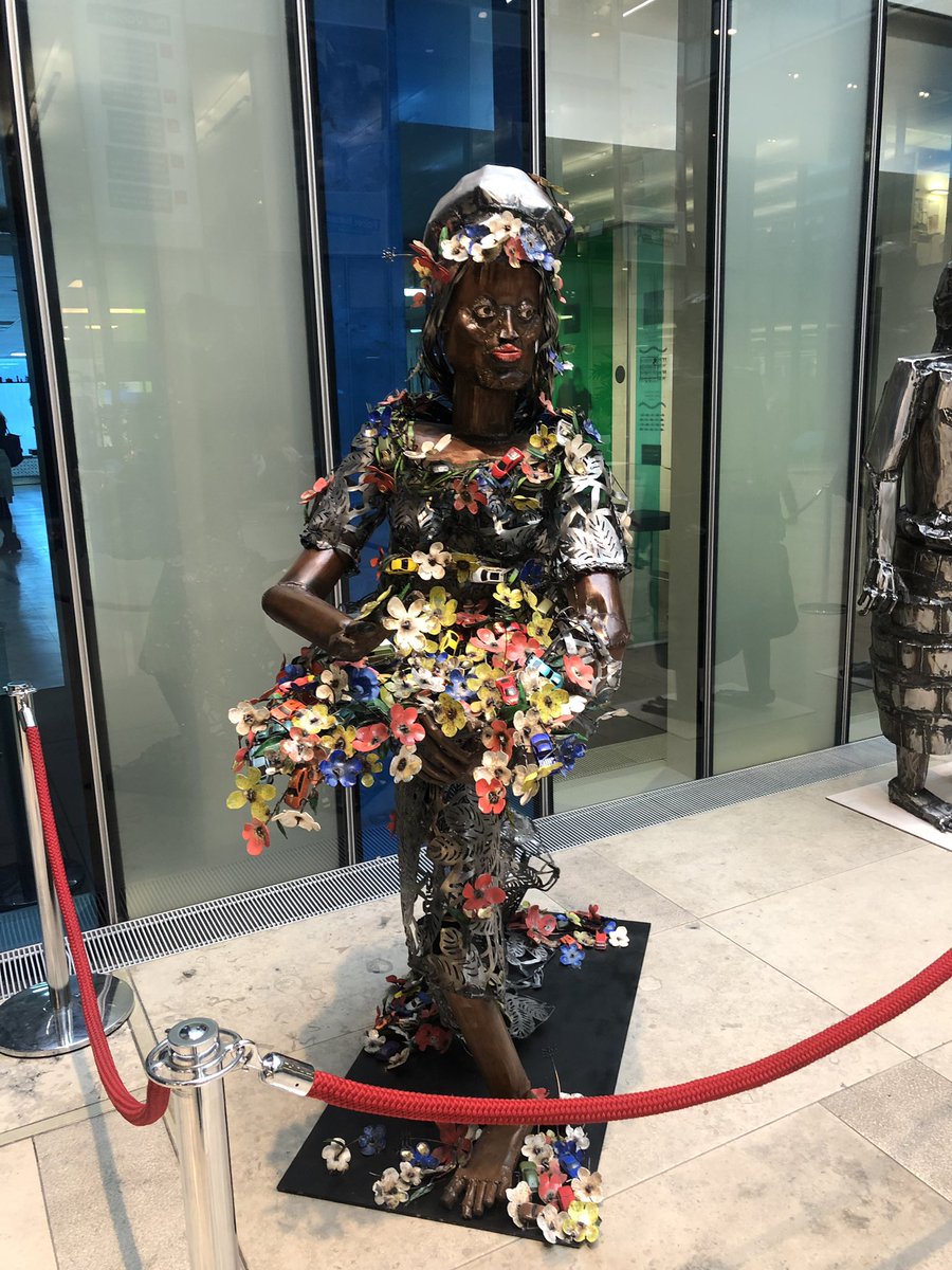 maple_orange's tweet photo. Beautiful art in the @lb_southwark office! #Southwark #wearebrave #alltheworldisnowricher https://t.co/ONPH9We5kQ