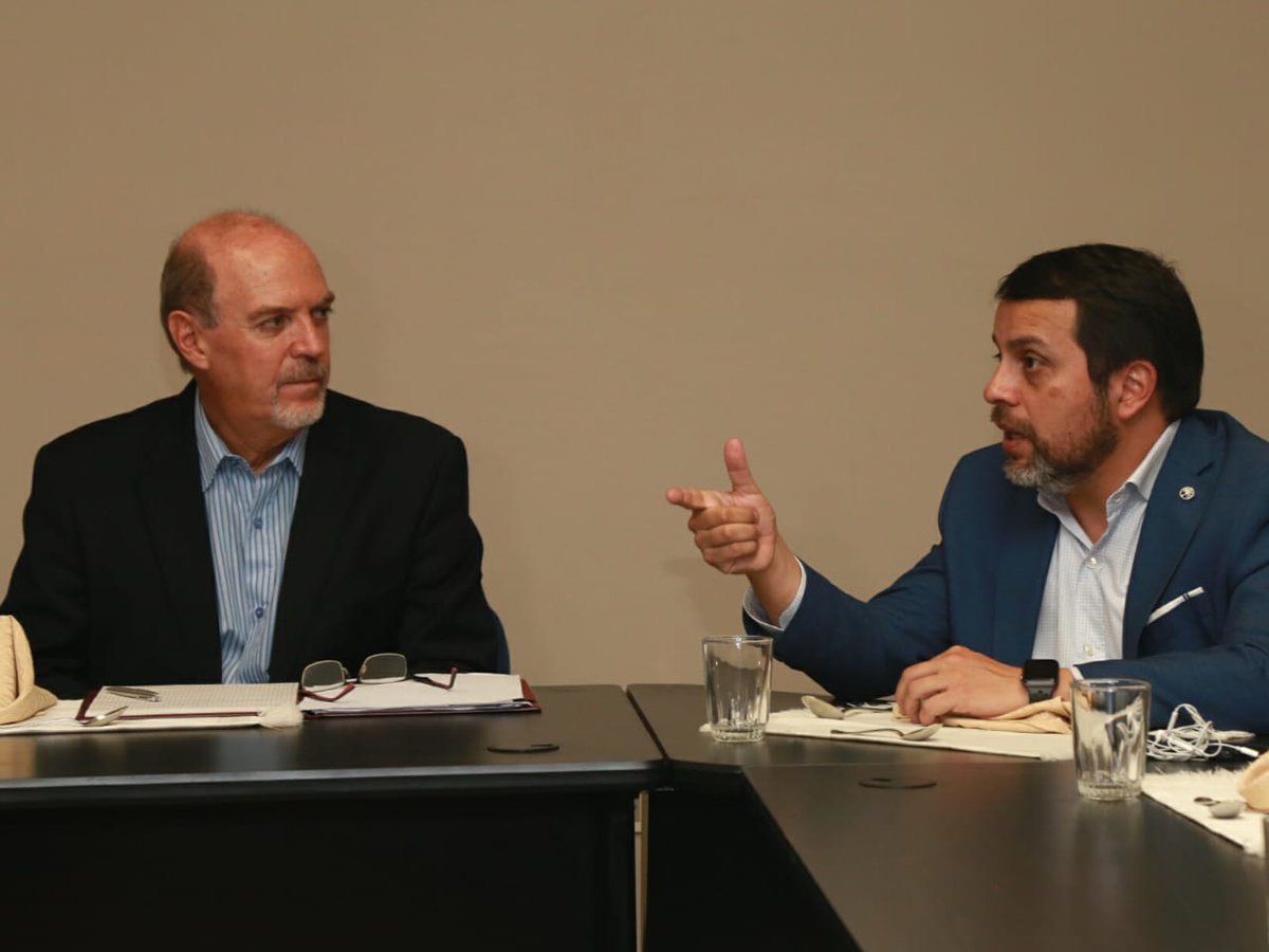 IESSec's tweet photo. #IESSMásCercaDeTi | Conjuntamente, entre @IESSec y @SolcaCuenca, se plantean estrategias para trabajar en materia de prevención con la ciudadanía y la articulación con otras instituciones para mejorar el cuidado de la salud en la población. https://t.co/fPdRvSBXRs