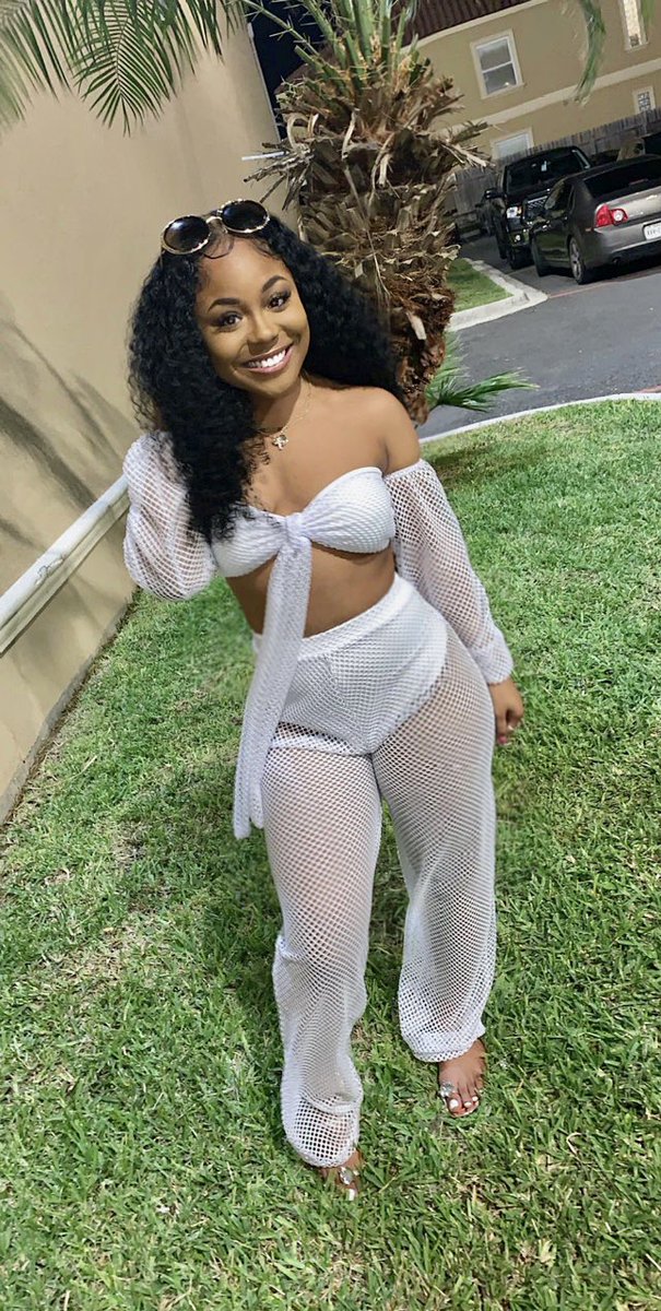missaliyahhhh's tweet photo. Yea I’m gon’ have my way 💋 https://t.co/VzuiYNkBtF