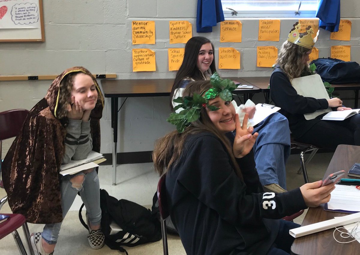 Wrapping up our study of Macbeth w/ some fun theatrics. Rhetorical analysis is 100% better with a costume 
<a href="/ArundelHS_aacps/">Arundel High School</a>