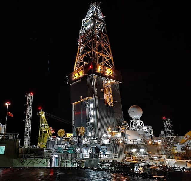 offshorejobs's tweet photo. COSLProspector in transit somewhere off the coast of Cape Town, South-Africa #coslprospector #cosl #Prospector #semisub #transit #drillingrig #oilfield #southafrica #offshorelife #offshoredrilling
-
-
-
-
Credit: aslegu
Follow offshorejob_com
-
-
-
-
#offshore #offshorelife #of https://t.co/EZSzHWiEQS