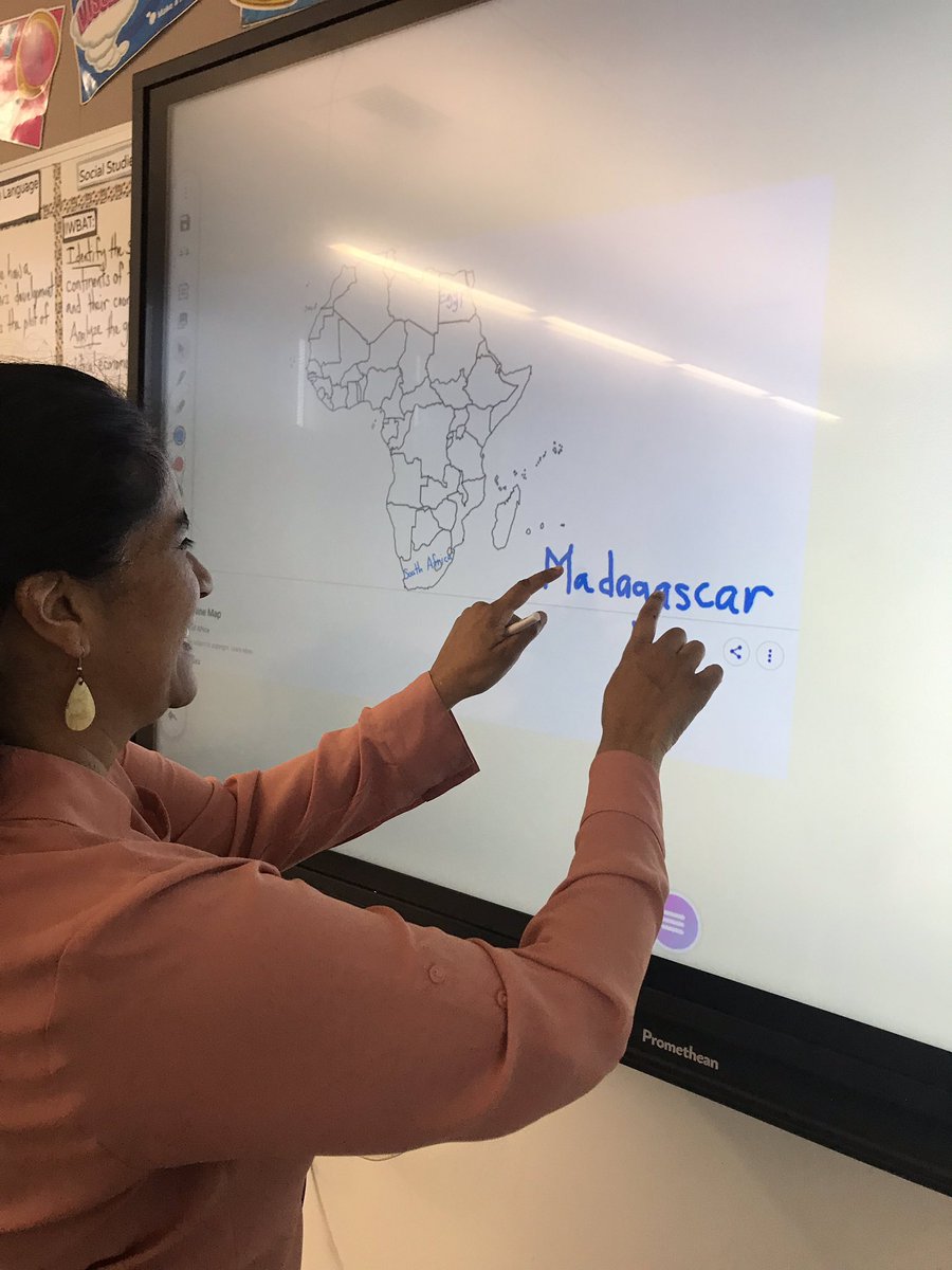 FranEC_LA's tweet photo. Teacher Tanya at Monsenor Óscar Romero Charter exploring (and loving) pen and touch differention to label on her #ActivPanel @LearnPromethean https://t.co/tQ8Zk9dy4N