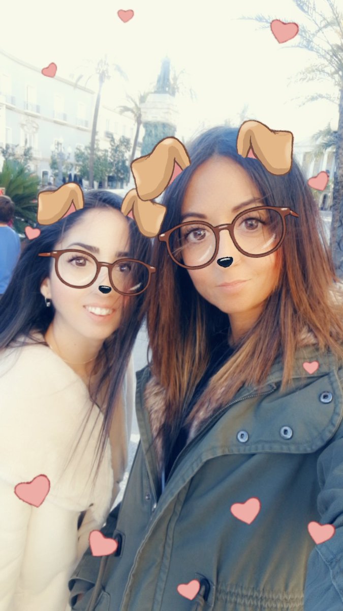 Mayka_785's tweet photo. #sisters @Tamara_Rivera_G https://t.co/HhTFznhbf7