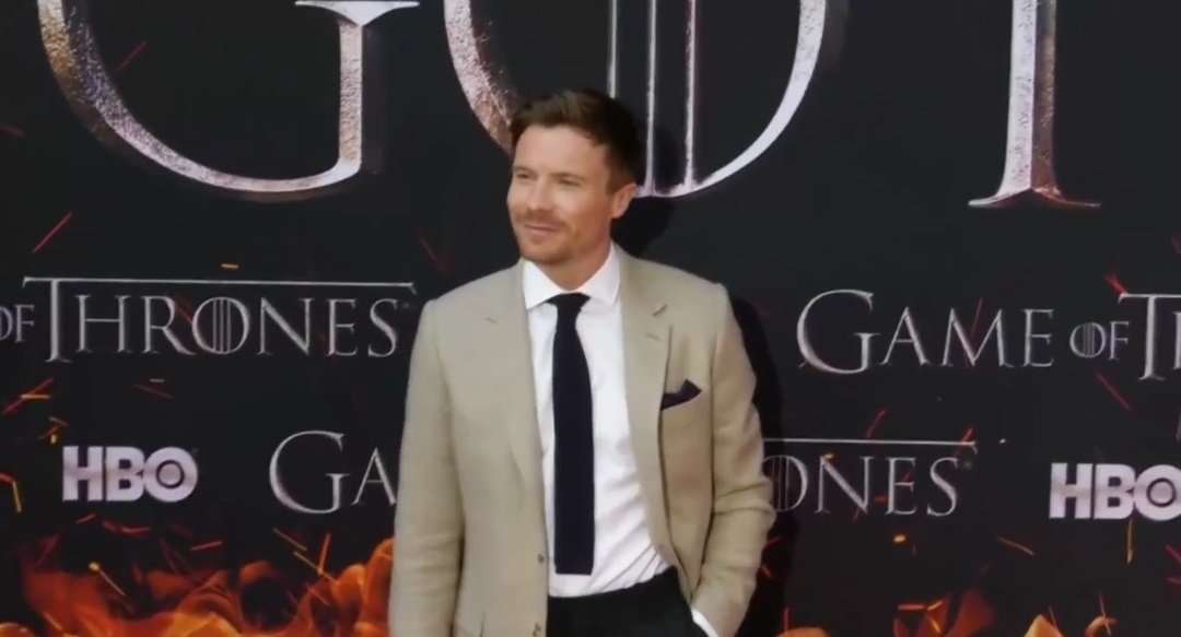 last2leave's tweet photo. Ok I'm just wigging out seeing everyone now 😅😍
#Ellaria #Melisandre #Gendry 
#GOTPremiereNYC
 #GameofThrones https://t.co/78KeanACHG