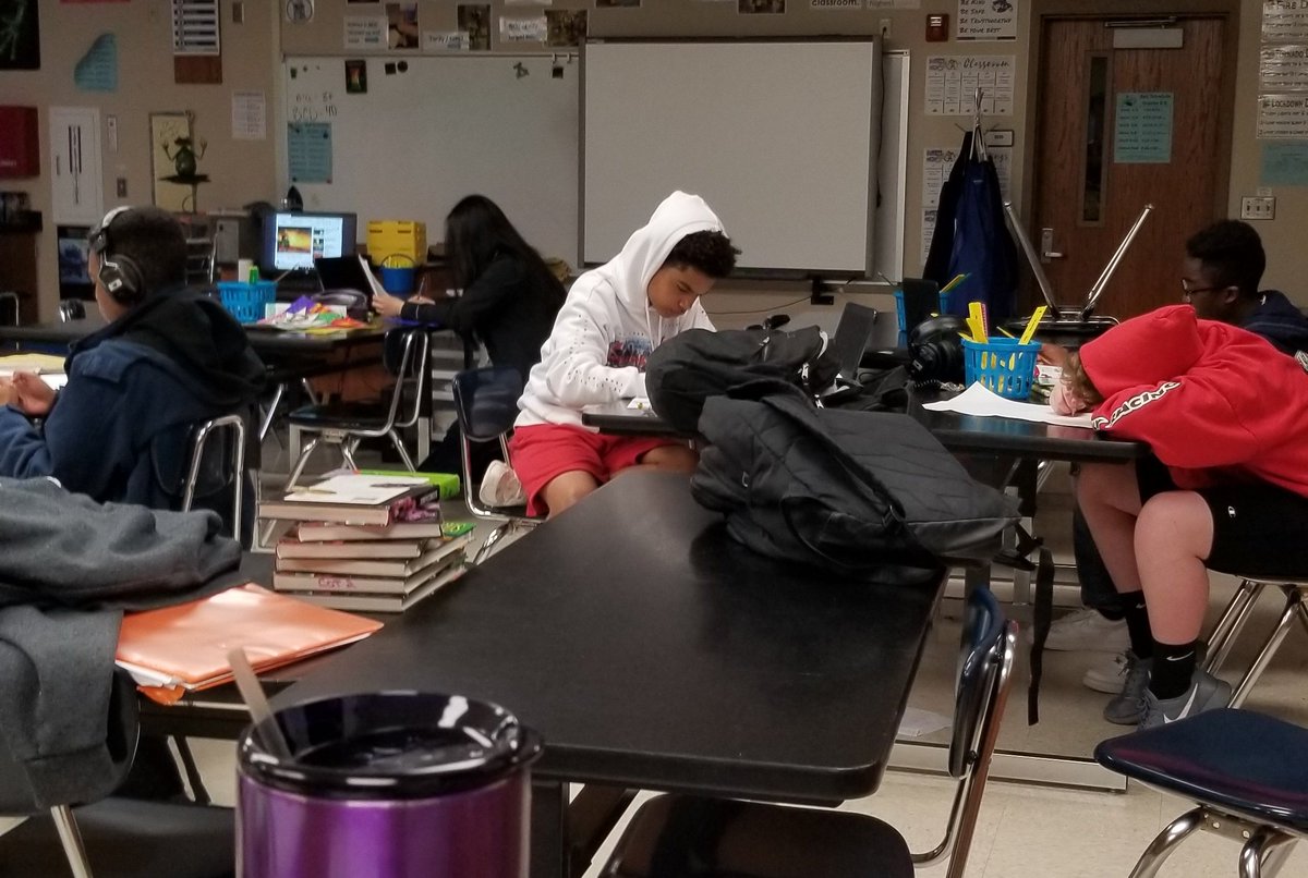 Very proud of kids volunteering to stay and working hard in Homework Hideout tonight!!  Getting work done in a nice, quiet environment after school!! #raisinggrades #proudteacher @BuffettMagnet