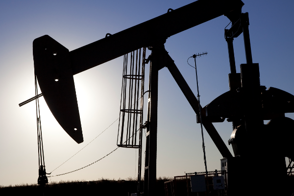 TheDealNewsroom's tweet photo. Once a diversified oil producer with more than 1 million acres, Samson II, the surviving entity of the reorganized Samson Resources, has tapped Jefferies for a review that may result in the sale of its few remaining assets. @TomTerrarosa has more: https://t.co/jPVAwEaH1u https://t.co/FGrbT8v3oY