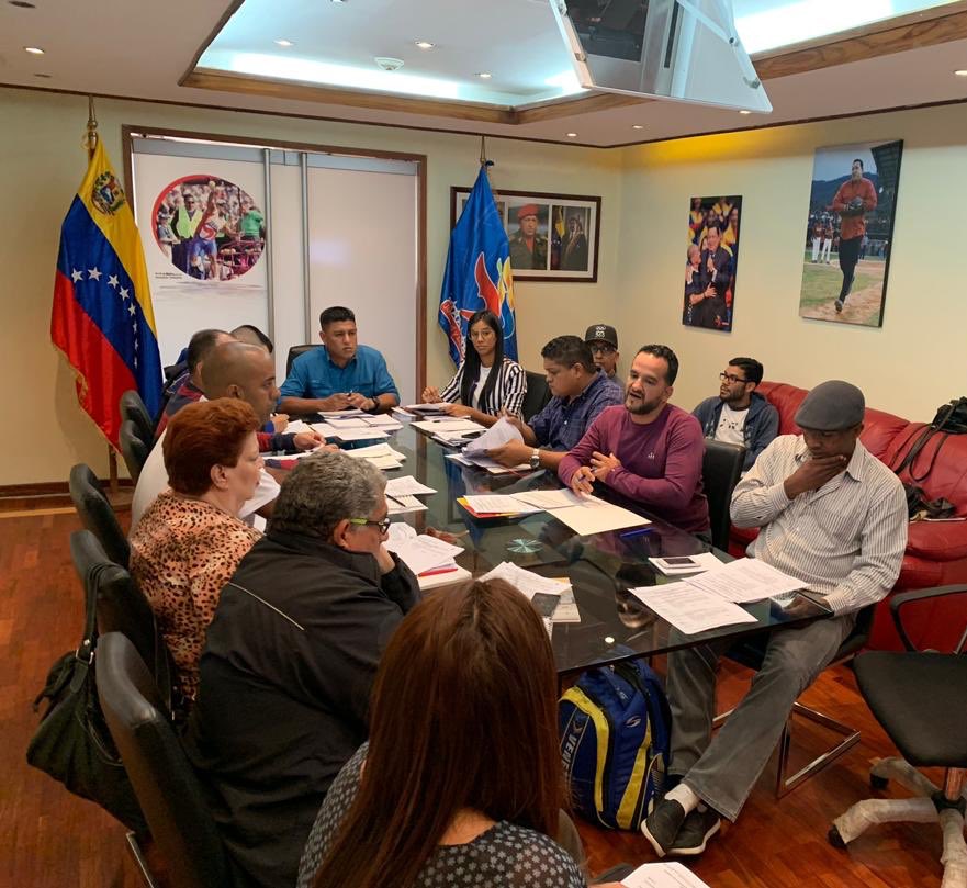 pinfantea's tweet photo. Estuvimos reunidos en el Directorio del @INDeporteVE para revisar la ruta #Tokio2020 y la preparación de la delegación venezolana 🇻🇪 que participará en los Panamericanos Lima 2019.

Asimismo, discutimos sobre los avances del Festival Deportivo y Recreativo para Semana Santa 2019. https://t.co/stYKEDvx7X