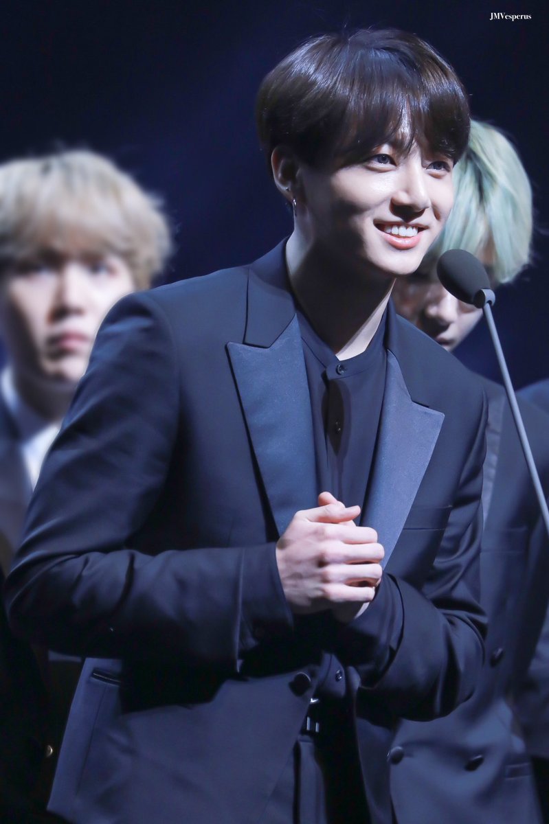 kookpiics's tweet photo. i love him so much ✨💜
#JUNGKOOK #전정국 #정국 @BTS_twt https://t.co/V1rigoJkS5
