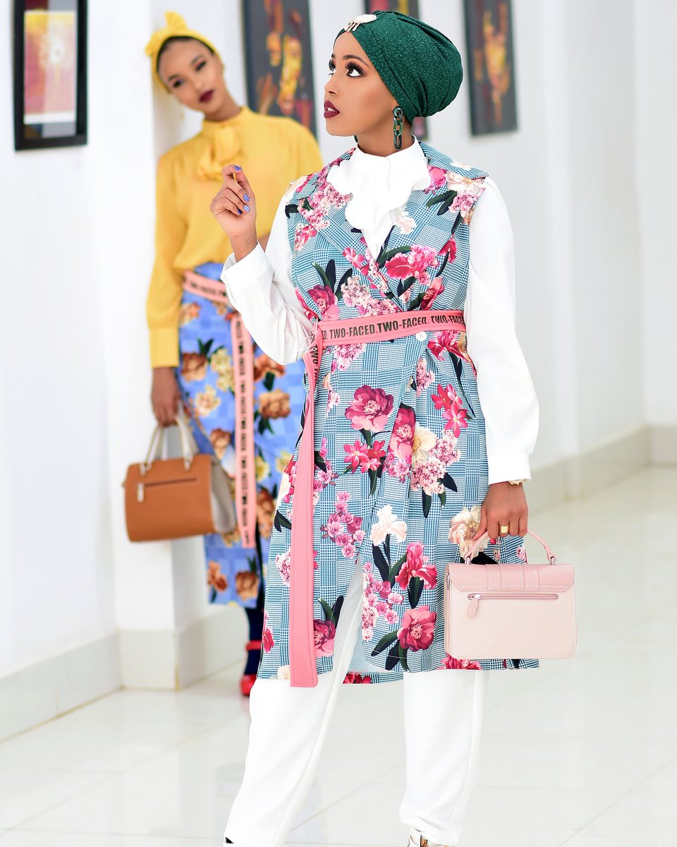 HouseOfIdil's tweet photo. @Ikran_Omar_ and @Idilsafina
#HouseofIdil #TwoFacedCollection #Hijabi #FashionDiaries #TwoFaced #Muslimahchamber #HOI #Muslimah #ModestFashion #Collection #EastAfrican #Formal #ModestyMovement #Mwave https://t.co/FhRcLKSFRe