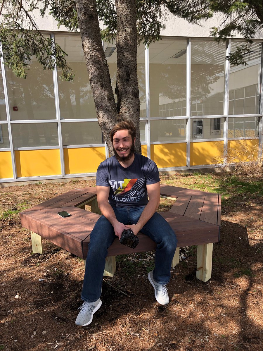 HollistonHigh's tweet photo. One of our amazing students giving back to his community and building a beautiful bench for our school community to enjoy! #studentsgiveback #ourstudentsrock #hollistoninnovates #amilliondreams https://t.co/IUwSh7ZTsN
