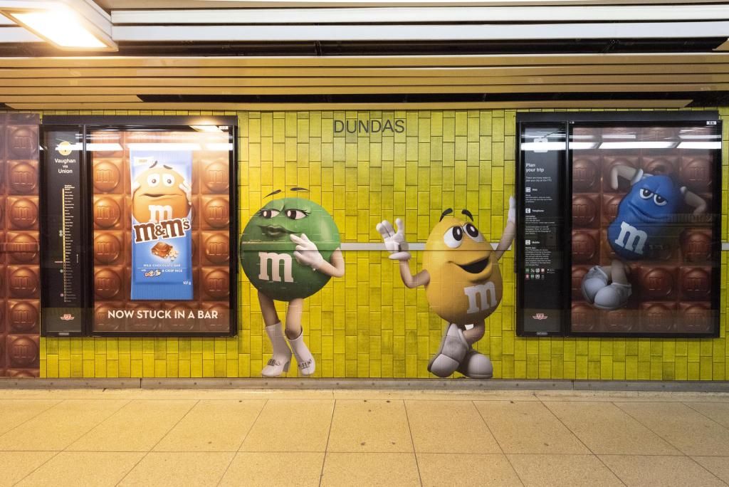 AdQuick's tweet photo. Best #OOH Creative Last Week Today via #oohtoday Check 'em out --> https://t.co/8em1X0RujR https://t.co/Sck3bga7lu