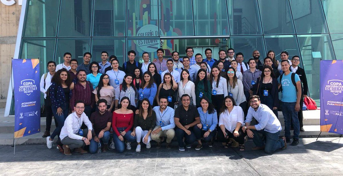 FEU_UdeG's tweet photo. Con la participación de alumnos de licenciatura de @udg_oficial damos por concluida la primer etapa eliminatoria de la #CopaUniversitariaDeDebate @feu_udeg 2019.
#ComunicarParaIncidir 🏆
#DebateFEU https://t.co/7nTUmKAzJB