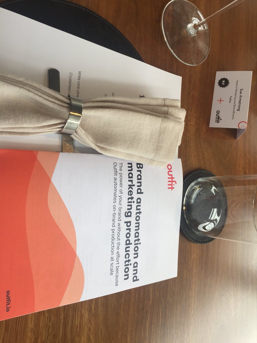 Sue_Armstrong1's tweet photo. Great thought leadership at the CMO lunch event discussing brand and marketing best practice! Great Roundtable conversation with other across industry CMOs! Fascinating to hear about personalisation for the customer experience. Thank you #Outfit #thoughtleadership #insights https://t.co/f006OWg9gG