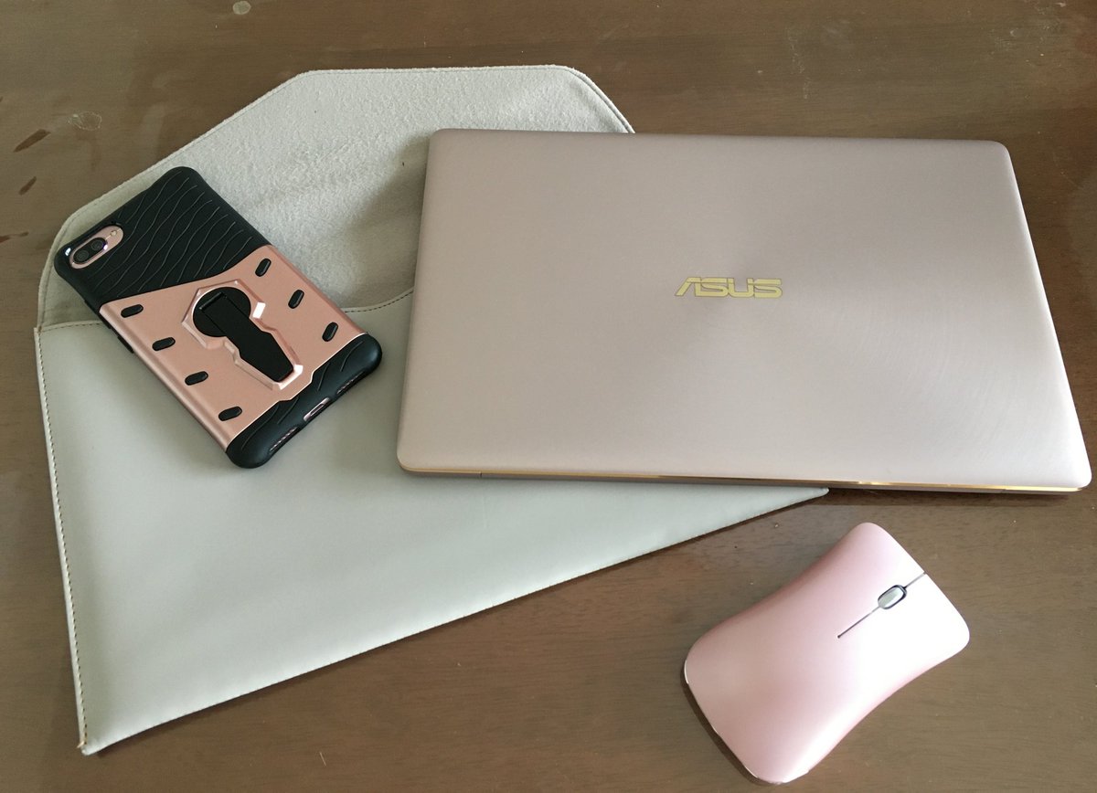wasshoi_ozn's tweet photo. 今日から相棒交代。
ピンクで揃えてみました。
PCもスマホも #ASUS 製です。#Zenbook3 #Zenfone4Maxpro https://t.co/RS6c611S7Q