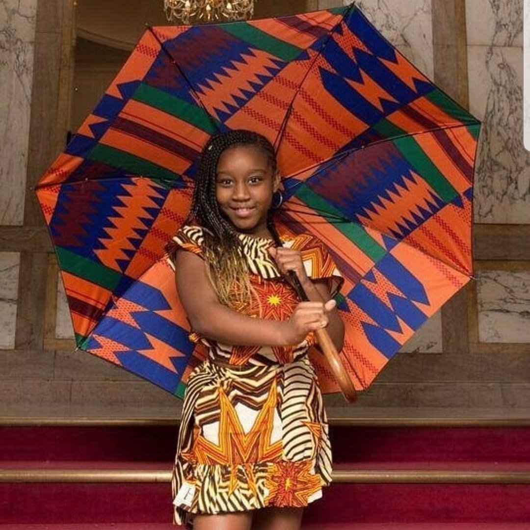 BBrollies's tweet photo. The beautiful multi-talented #princesskofficial with our 'NAIROBI' Umbrella โโ
#umbrella #Nairobi #Walkinginstyle #notonthehighst #ankarafashion #luxuryaccessories #london https://t.co/3F2UwUNgIy