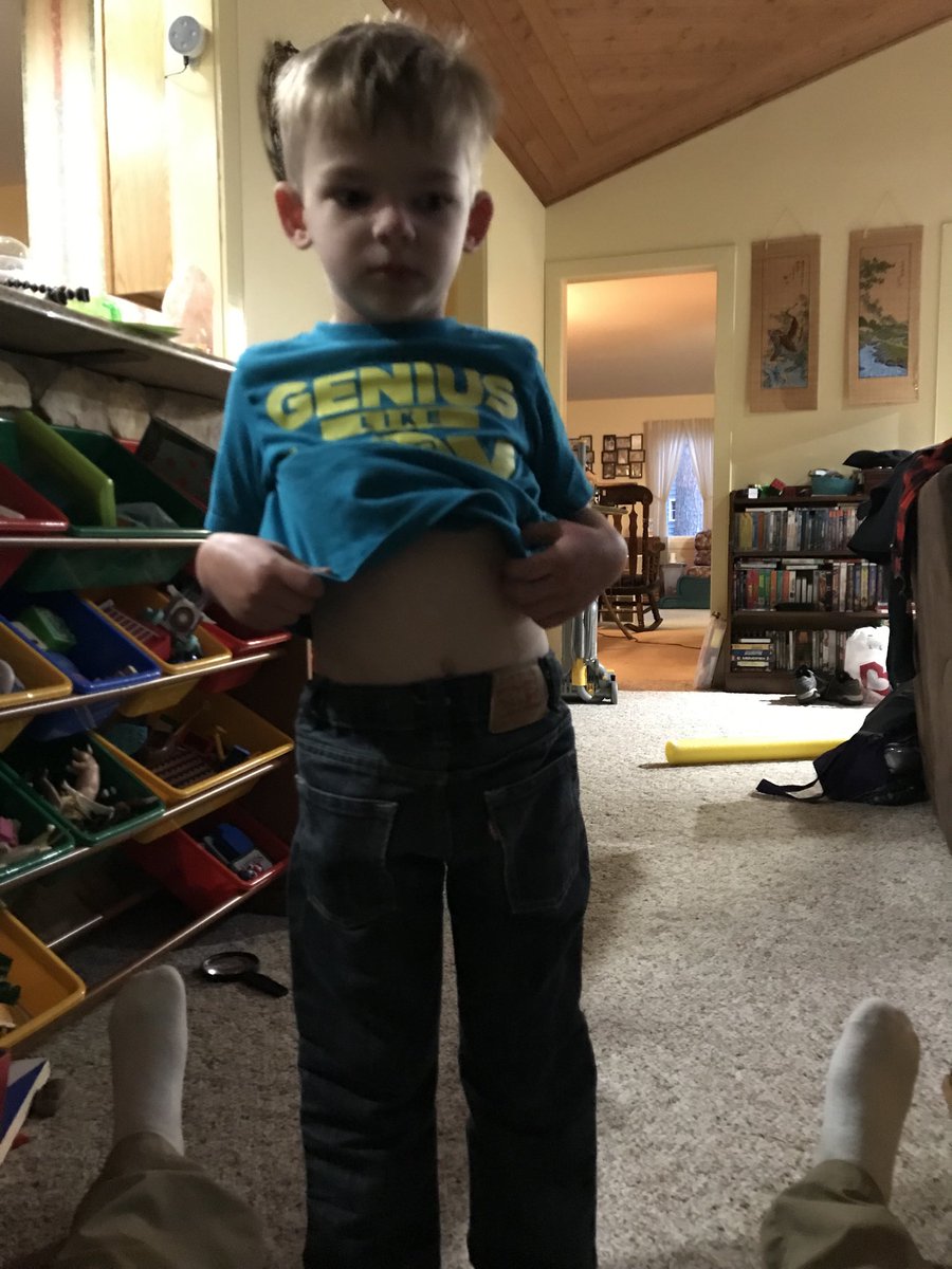 Alexandill0's tweet photo. I'm a good pants-putter-on-er https://t.co/0DdkttcYXW