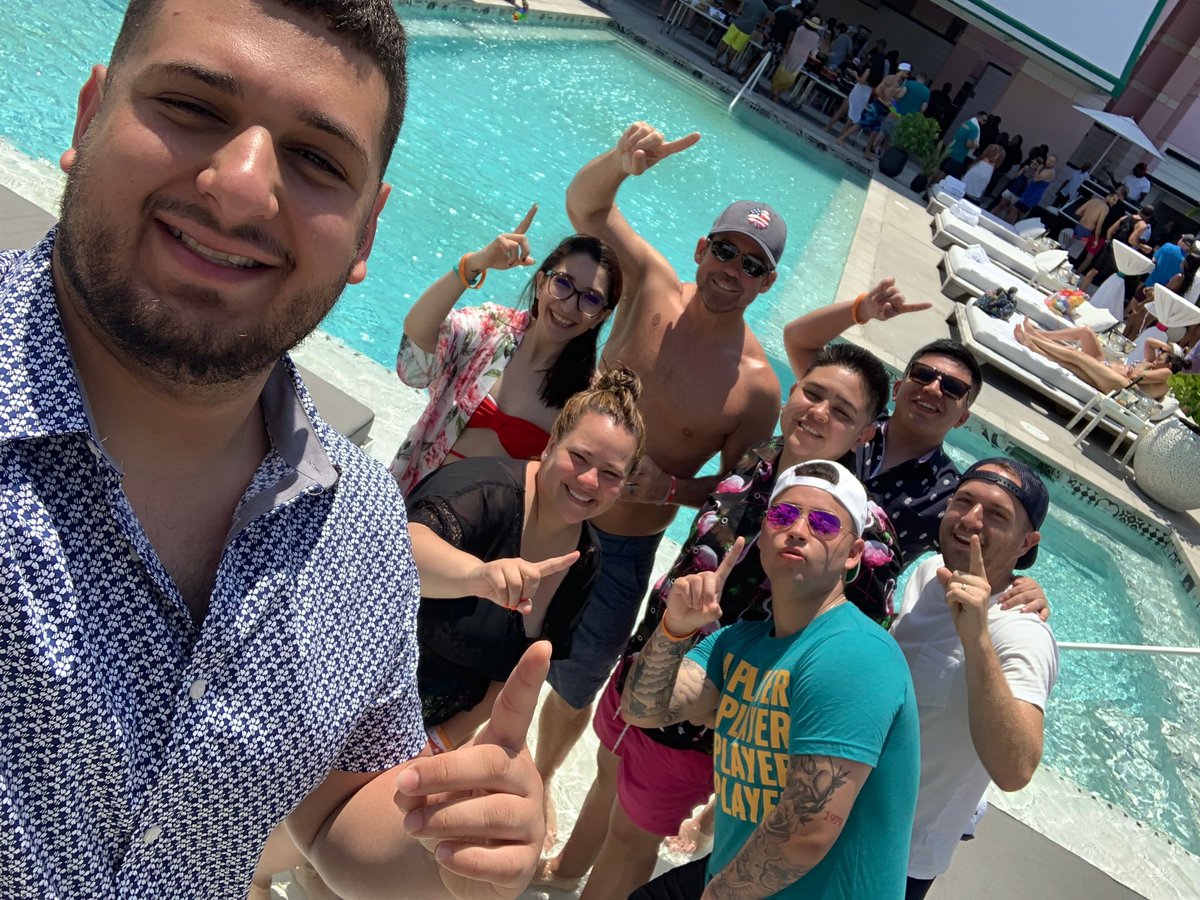 simplesimon34's tweet photo. No better way to finish off an incredible week with our Vision Club Winners! 🏝🇧🇸🏝🇧🇸#PrivatePoolParty #VCMADEMEDOIT #WVisthePlacetoBe @leithsawa @WirelessVision @thatsammori @tubbs8808 @EdStald @LaylaMoo18 @SByrneDoyle @rstapleton10 https://t.co/QDzUKmnHQS