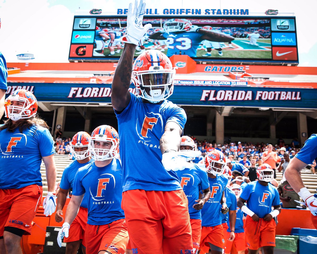 GatorsFB's tweet photo. 🔜 #SwampMoment 

#OBGame presented by @sunnilandcorp: https://t.co/iGYHr5dfFz

#WeChompWeekend https://t.co/KU9yT4l4Zh