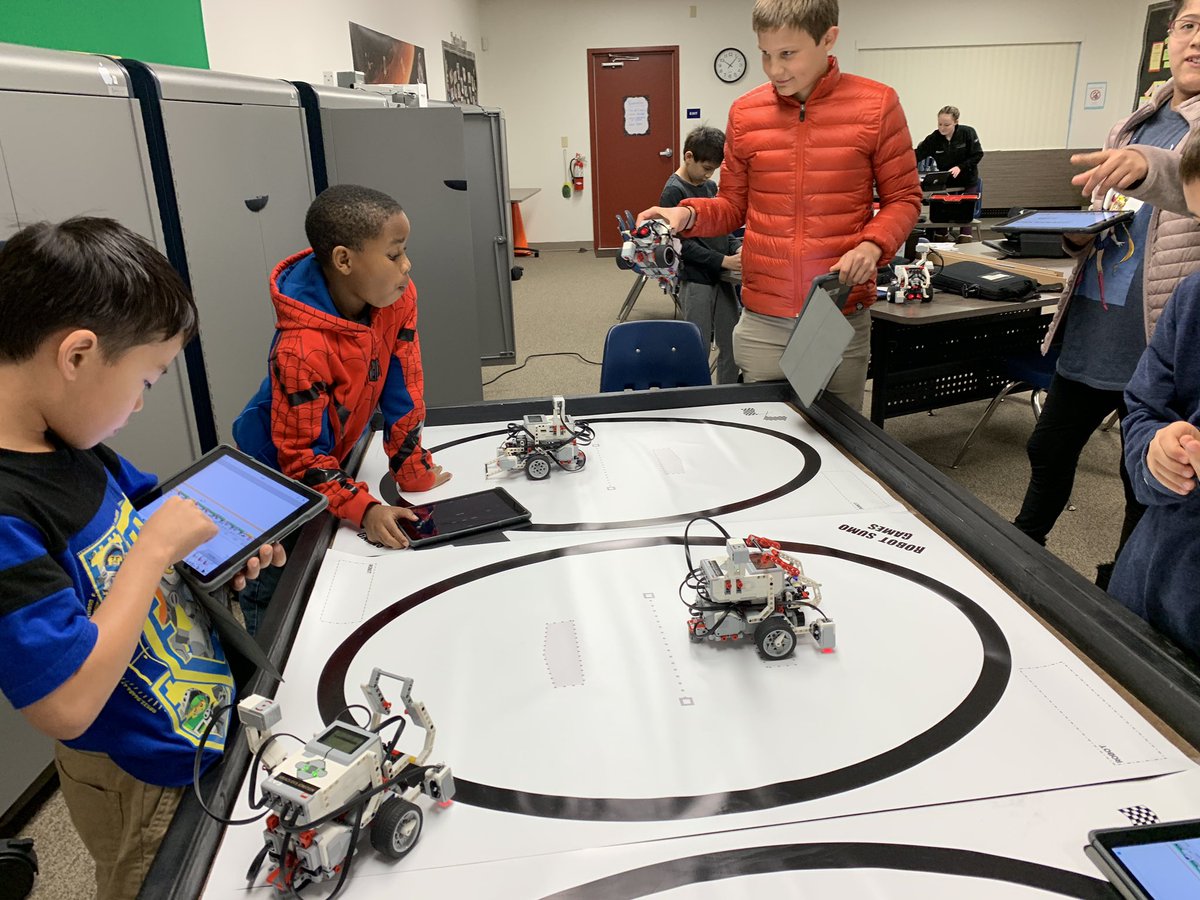 HighDeeGee's tweet photo. My Adv. Robotics kids may know more than me, they keep surprising me!😂🤣 ... Ready to rumble! #SumoTournament! #Ev3LegoRobtics #carnegymellonroboticsacademy https://t.co/FysyOb4BXe