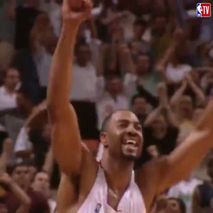 Happy Birthday to NBA Champion Alonzo Mourning. One of the greatest rim protectors to ever play.     ( : 