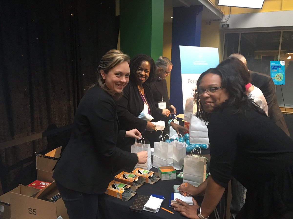 LA_Regents's tweet photo. Happy to give back by making exam kits for foster youth served by @ConnectedBy25 an org that ensures youth transitioning out of foster care are educated, housed, financially stable, employed and connected to a support system by age 25. @stradaeducation @InsideTrack #CloseEdGaps https://t.co/GOXnAuLqld