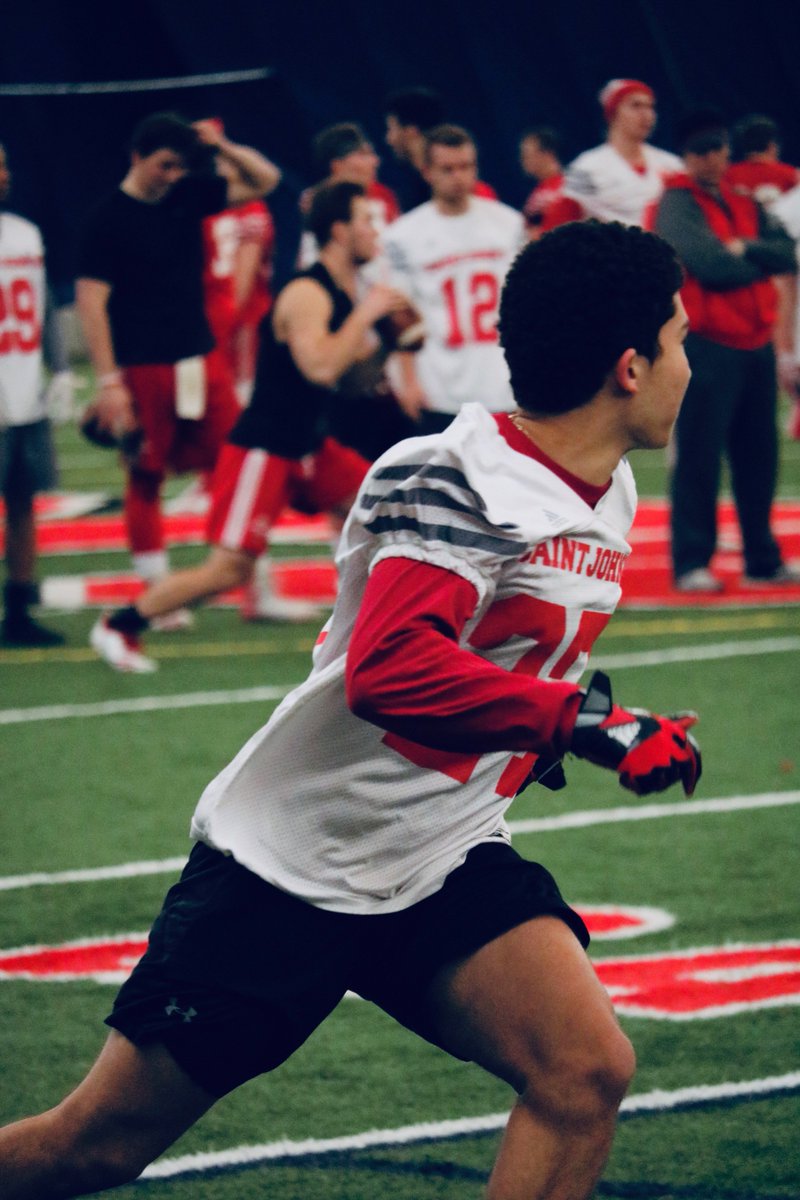 Johnnies_Video's tweet photo. ‼️That's a wrap for week 1 of spring ball‼️
.
.
#SJUFootball #SJUVideo #SpringBall2k19 https://t.co/eFuE7MJdu2