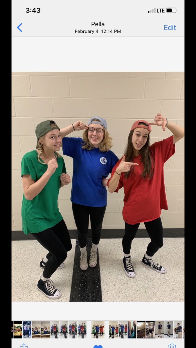 siepleima's tweet photo. Molly did it first 😤✊🏼 https://t.co/shotq5BdEI