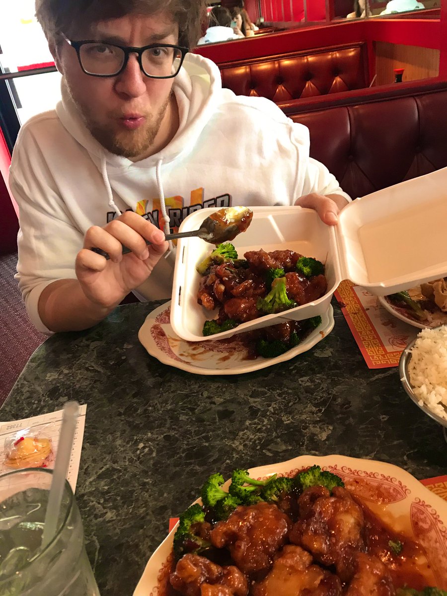 lavenderrwave's tweet photo. Yaaaay, Chinese food came in second! 🥡🥢🥠 #datenightpt2 @SquallCharlson https://t.co/K0We3LyKZU