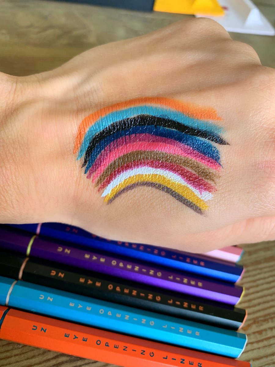 Wowww I got these eyeliners from the new Japanese beauty brand @uzu_byflowfushi and they are amazingg look at these colors 👀 The hand-blended brushes are perf and the brand is cruelty free too ❤️💚💙 #UnframeTheBeauty #UZ #UZPartner #ad