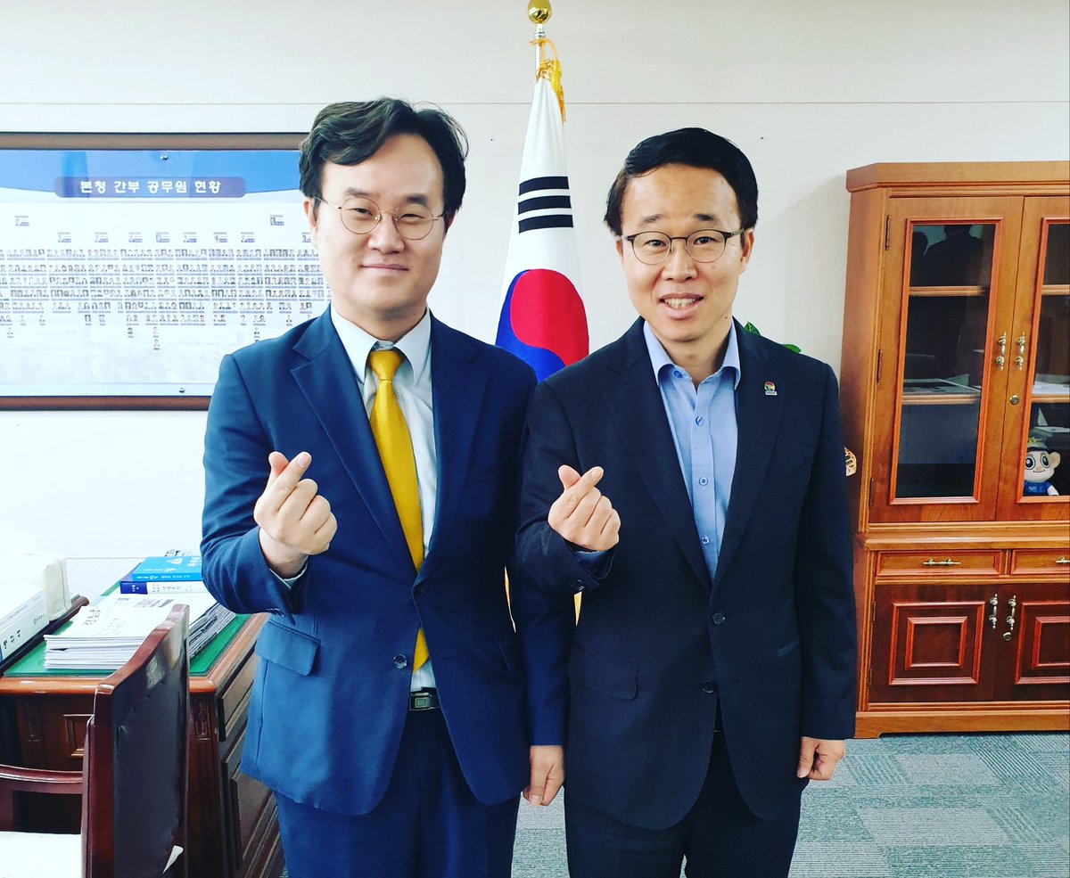 박성호 경남도부지사님과 함께 했습니다.

#경남도청 #김성훈 #박성호부지사