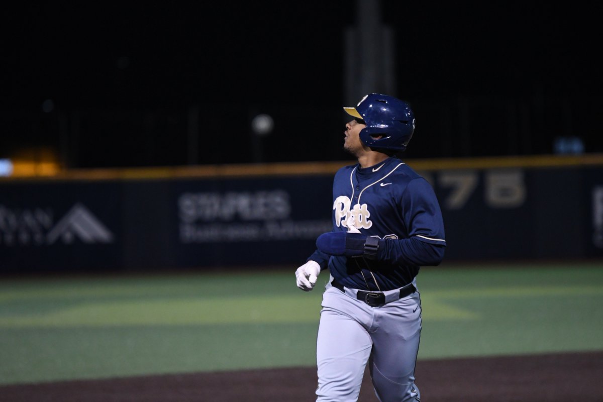 Pitt_BASE's tweet photo. Solid time for your first career homer, @bryceofarrell. 

#H2P https://t.co/YBDhNqaJ4Z